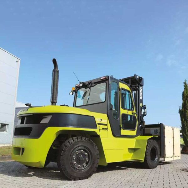 Clark Forklift with Diesel drive C80D900 - Image 3