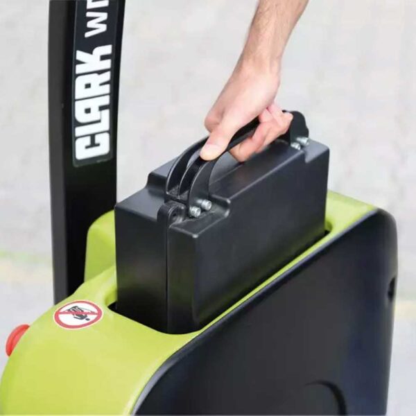 Clark Electric low lift Pallet truck WPio15 - Image 3